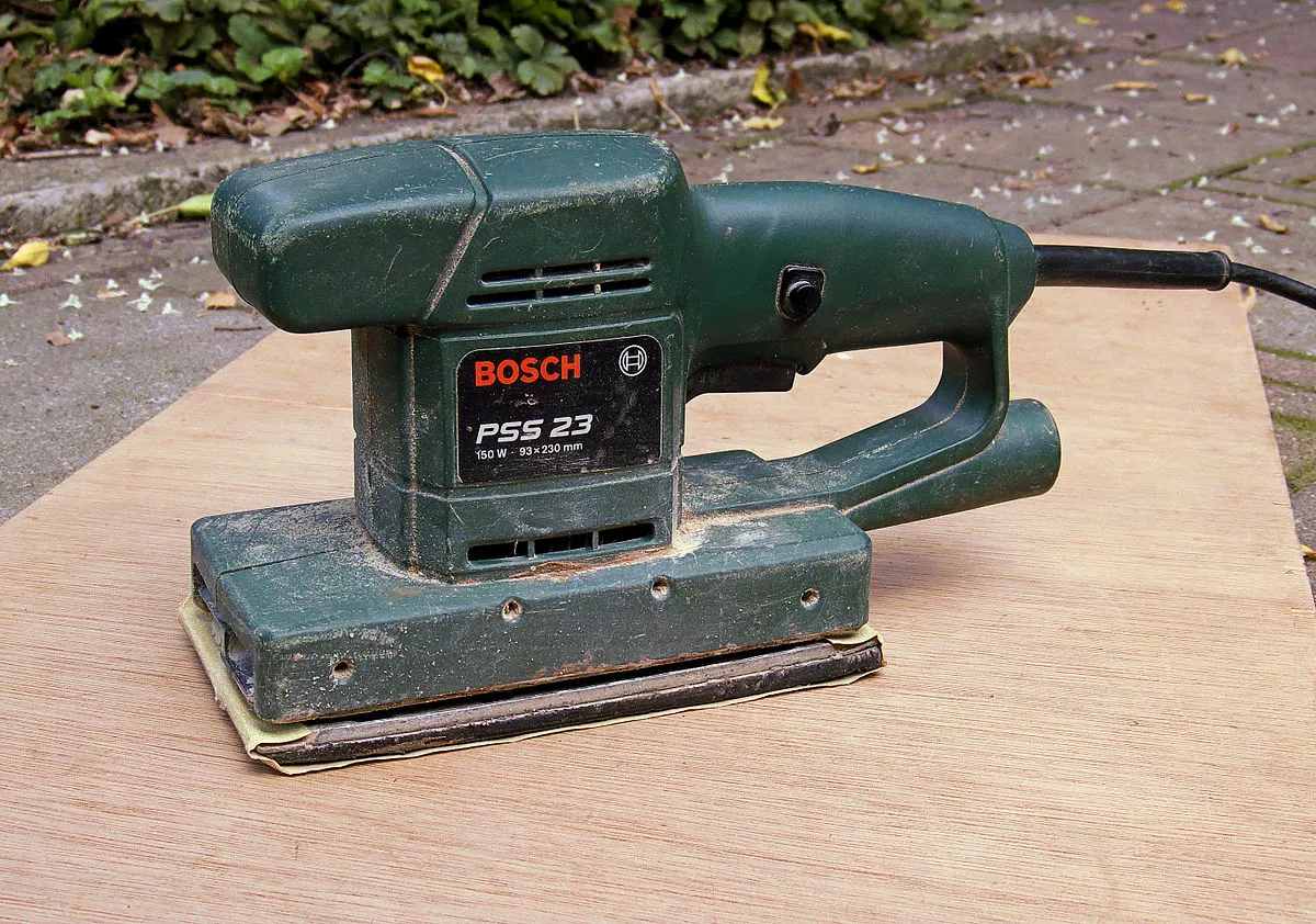 1200px-Sander%2C_Vlakschuurmachine.jpg