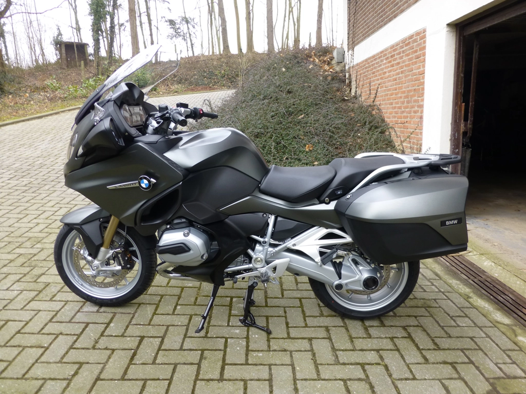 150218%20BMW%20R1200RT%20LC%2001Linkerzijde_zpsiyeoigcj.webp