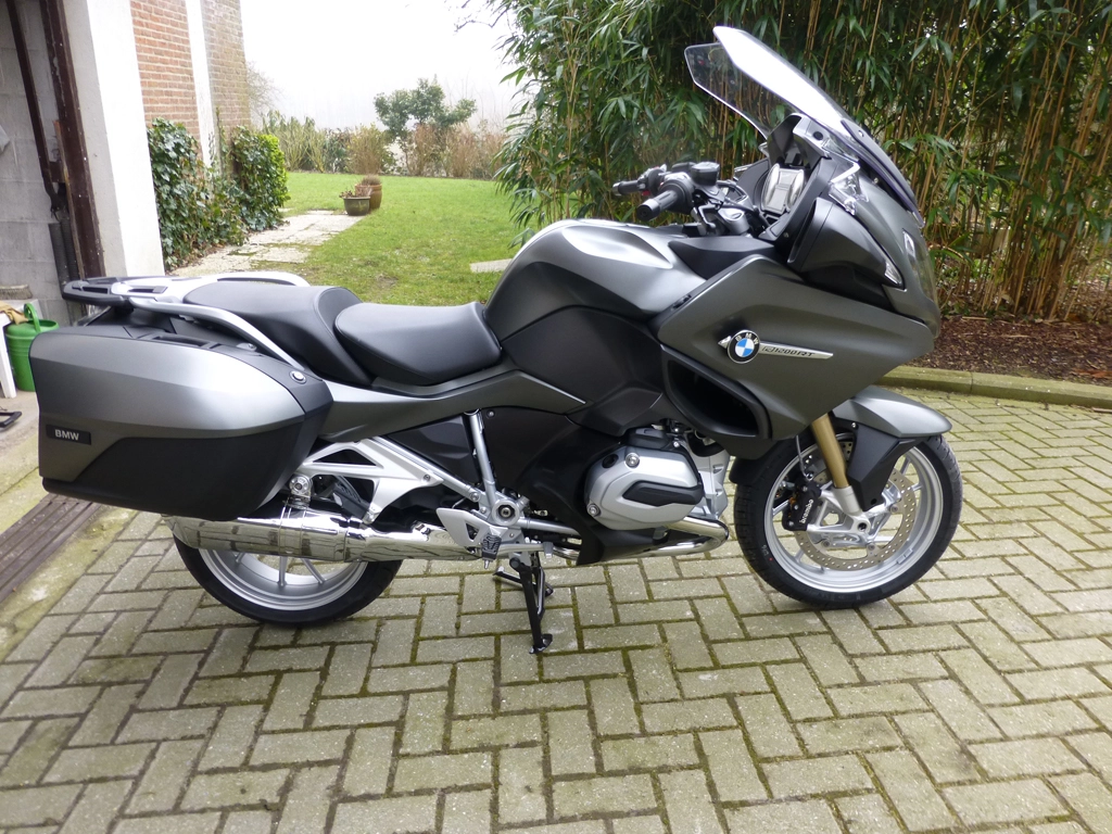 150218%20BMW%20R1200RT%20LC%2004Rechterzijde_zpshyx9pe3j.webp