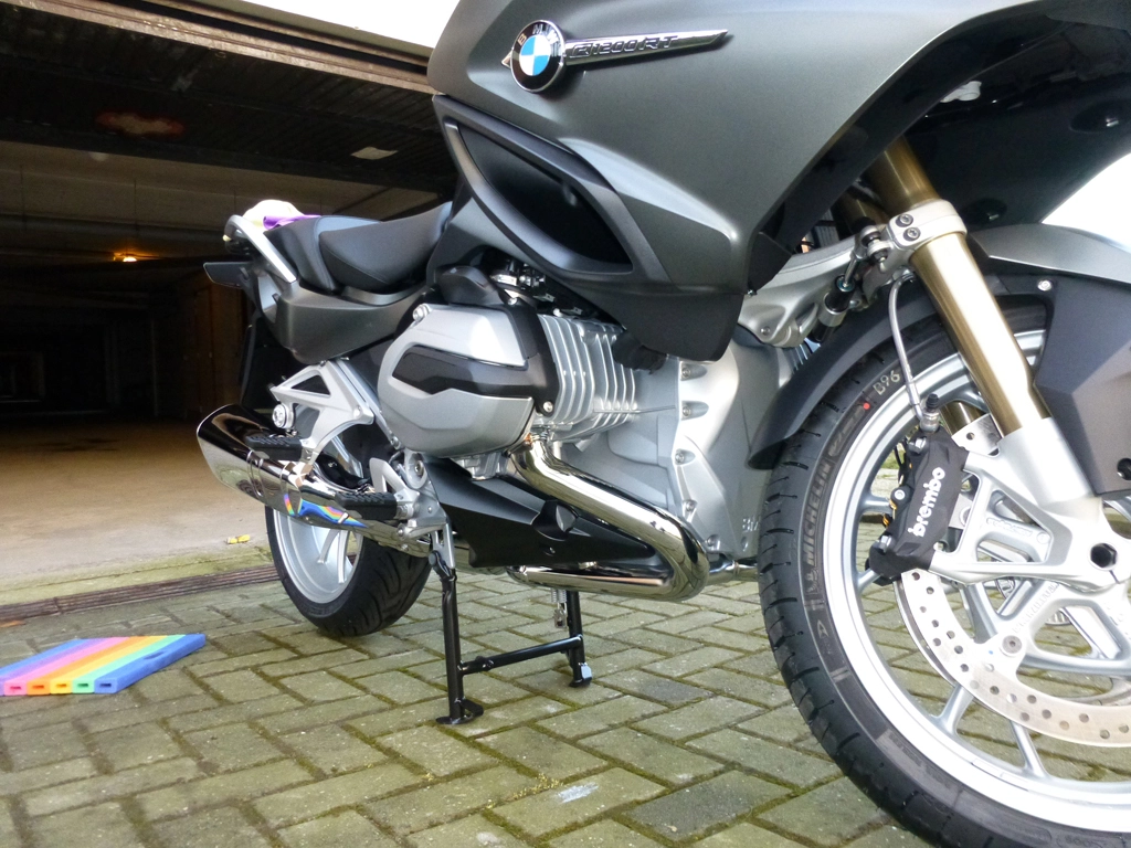 150218%20BMW%20R1200RT%20LC%2018Motorblok_zpsutwxmvv4.webp