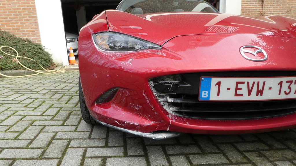 170205%20Mazda%20MX5%2011%20Bumperschade_zpspmijixnz.webp