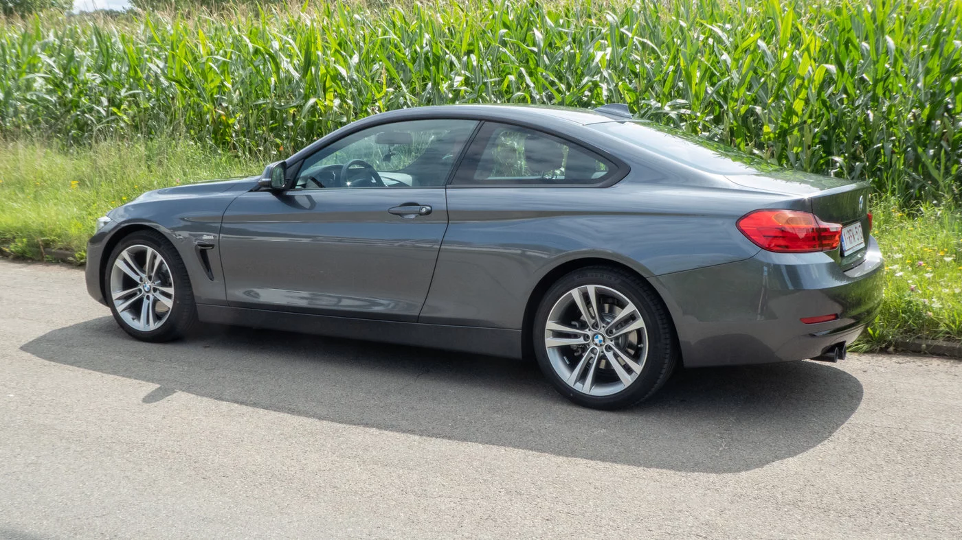 170820 BMW 420D 16 zijaanzicht.webp