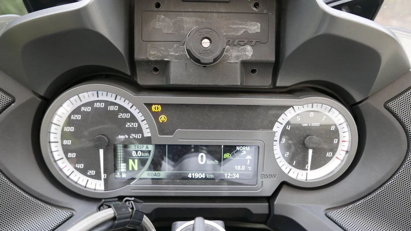 181020 BMW RT 01 Dashboard.webp