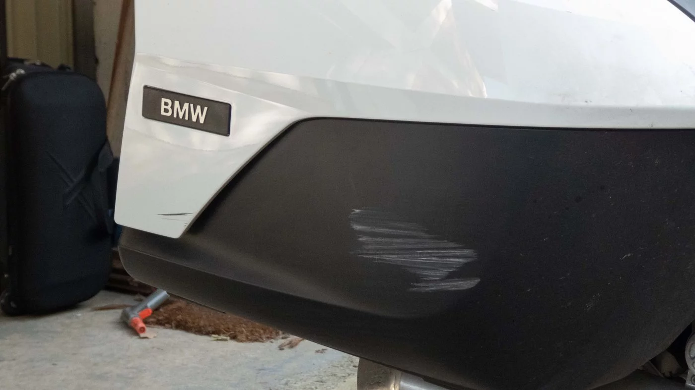 191110 BMW R1250RT 13 Schade koffer.webp