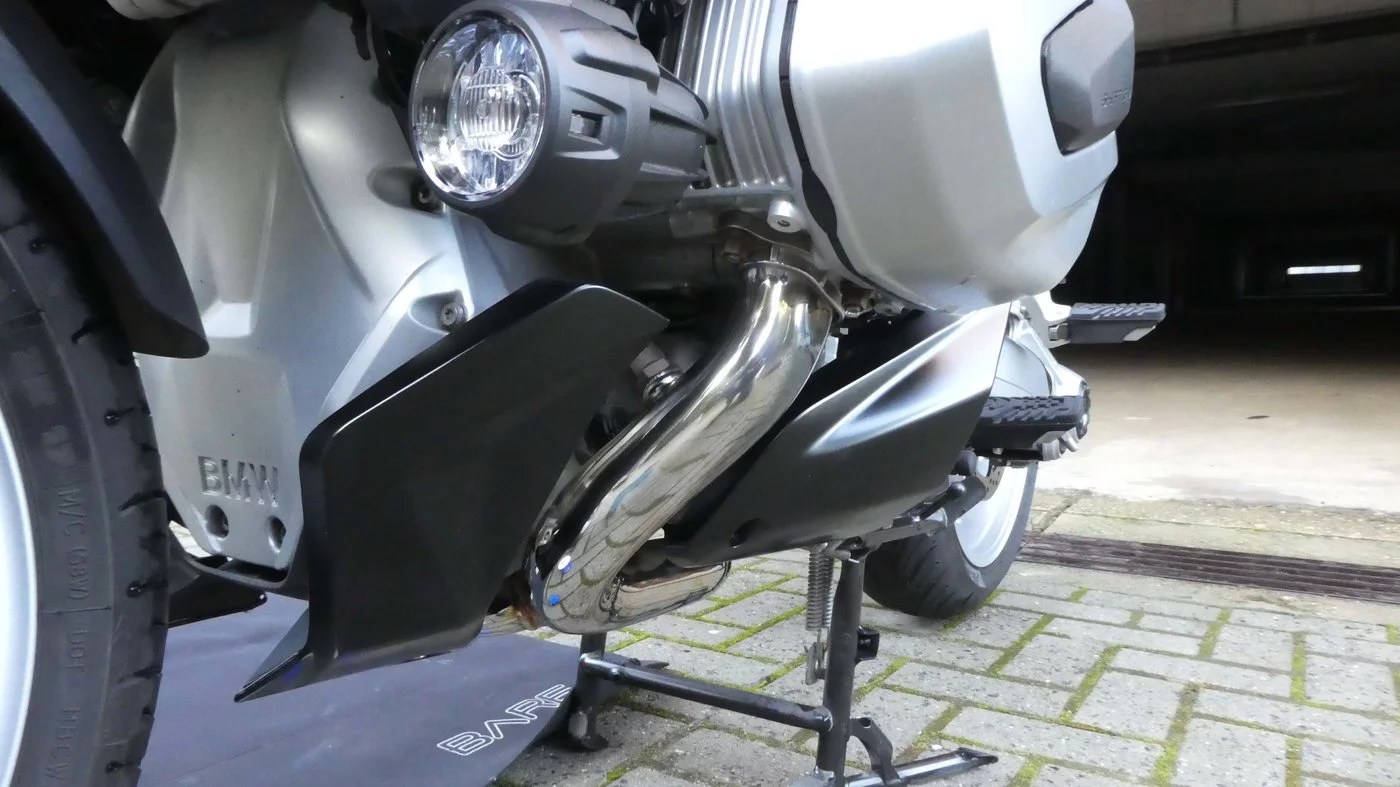 191110 BMW R1250RT 36 Uitlaat proper.webp