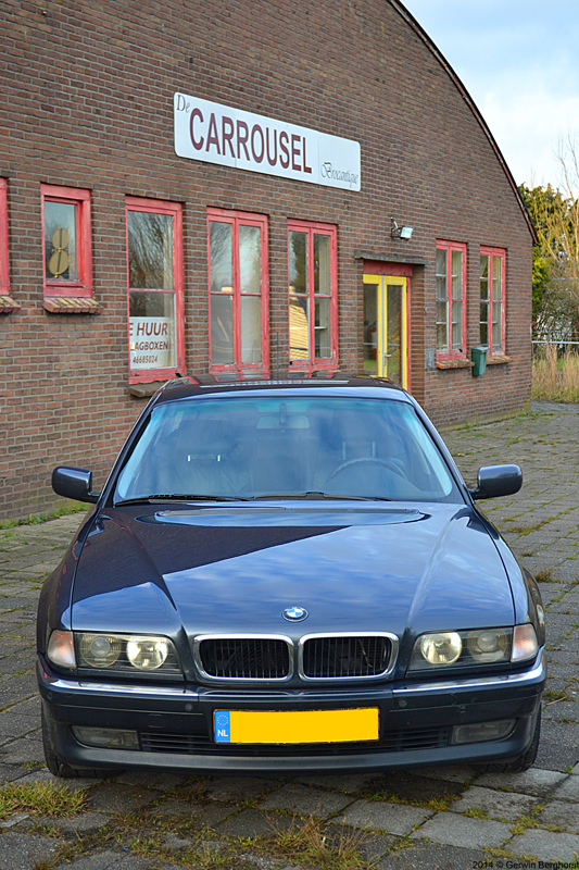 1995_BMW_740i_18.jpg