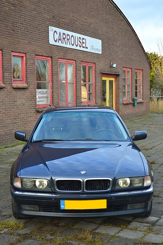 1995_BMW_740i_18.webp