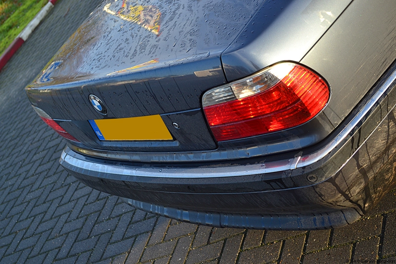 1995_BMW_740i_4.webp