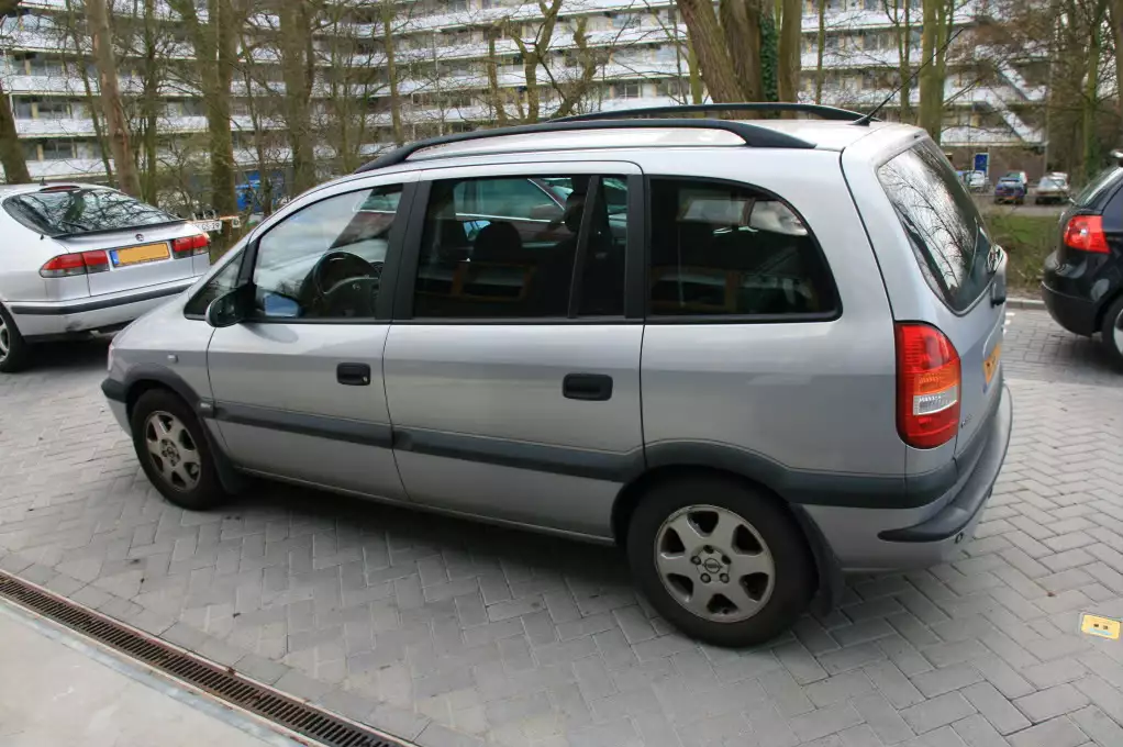 1zijkant_voor.webp