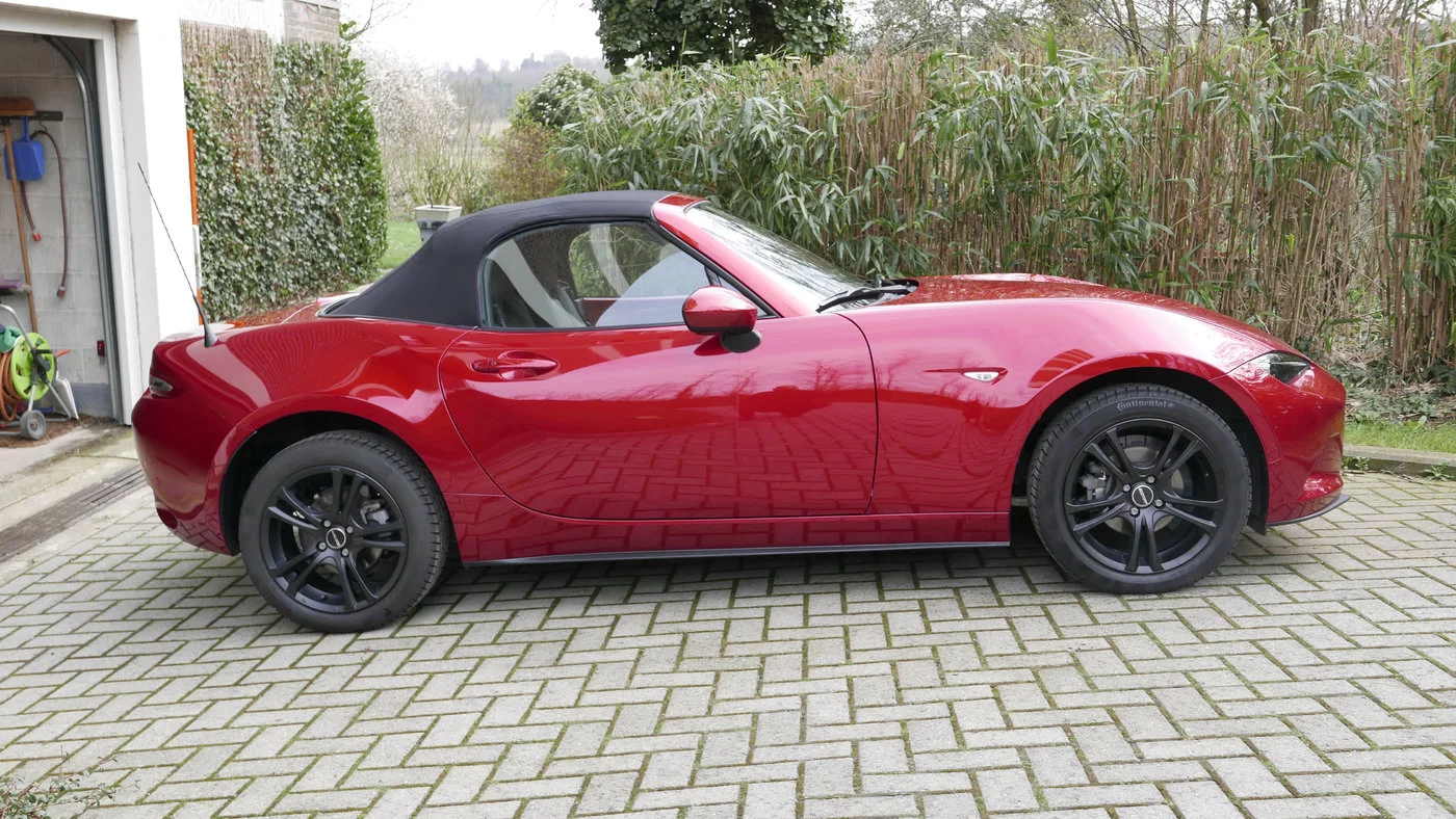 200307 Mazda MX5 ND 03 met en zonder dressing.webp