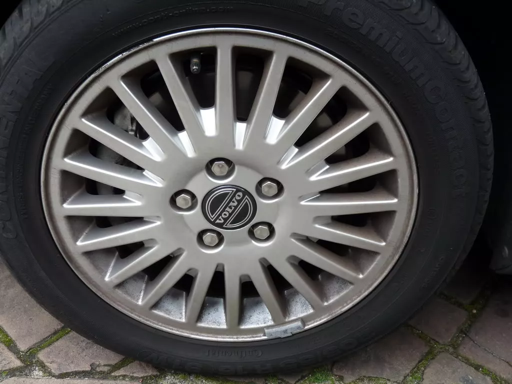2010-04-16VolvoS40009.webp