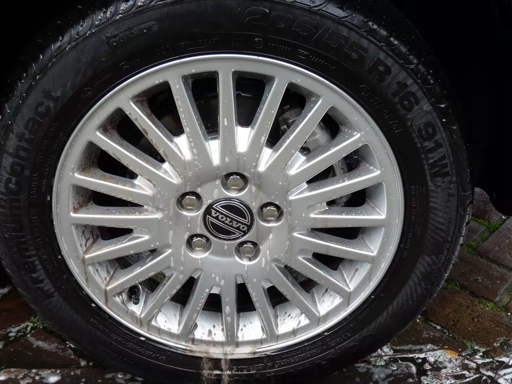 2010-04-16VolvoS40010.webp
