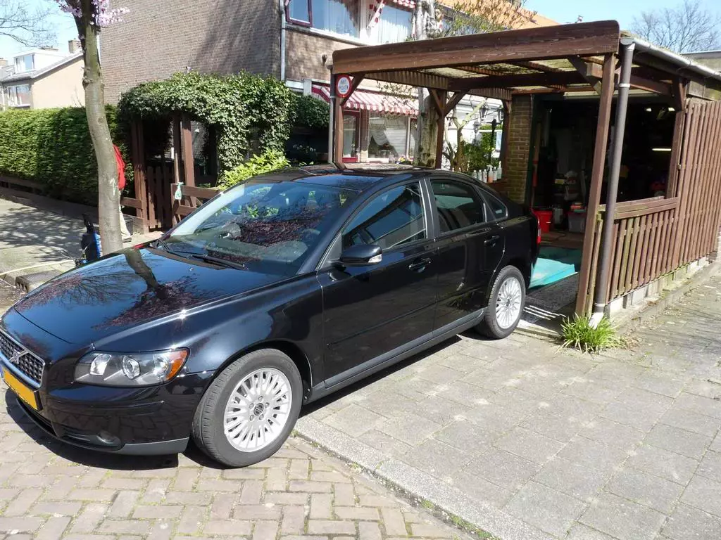 2010-04-16VolvoS40064.webp