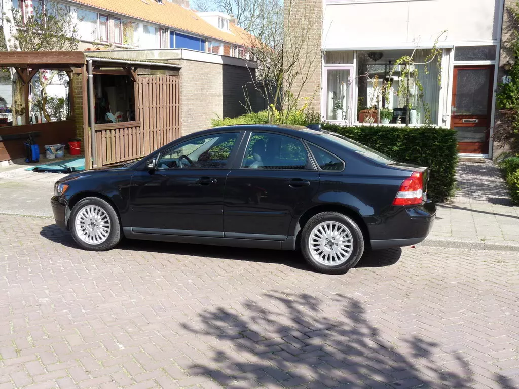 2010-04-16VolvoS40073.webp