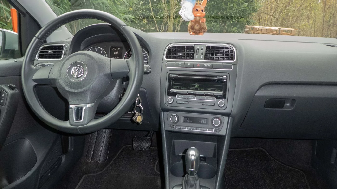 201125 VW Polo 11 dashboard.webp