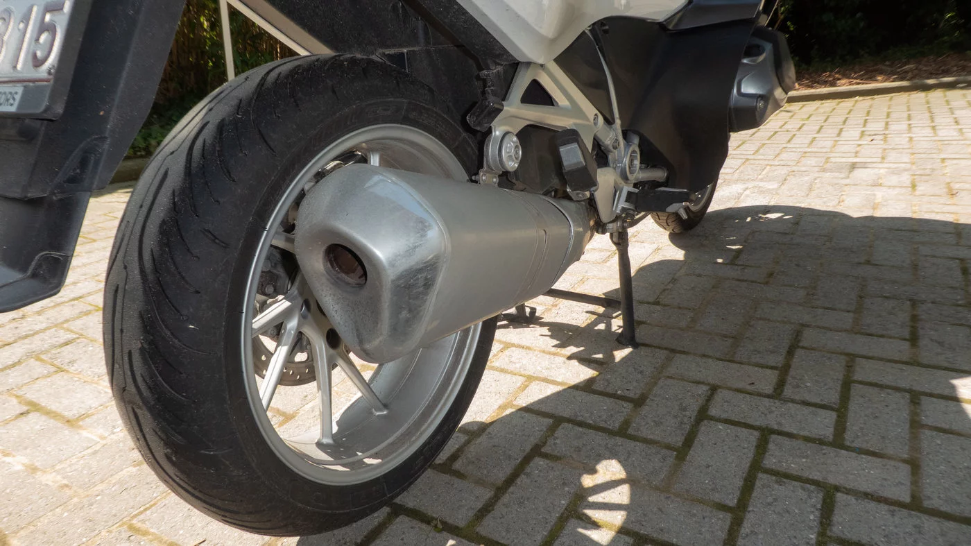 210719 BMW R1250RT II 11 Einddemper.webp