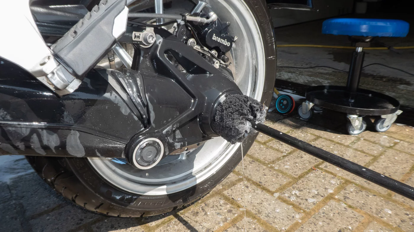 210719 BMW R1250RT II 25 Achteras.webp