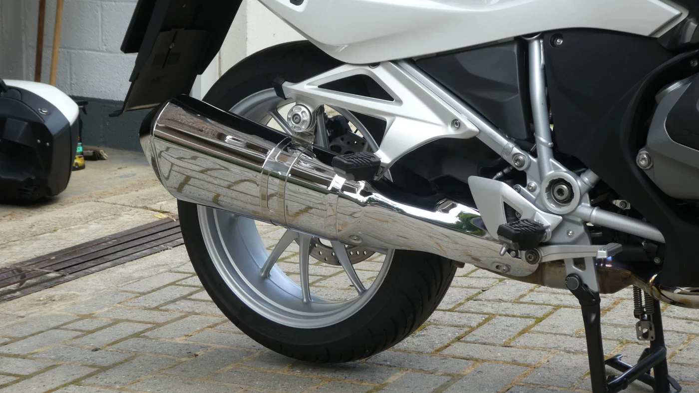 210719 BMW R1250RT II 56 Einddemper.webp