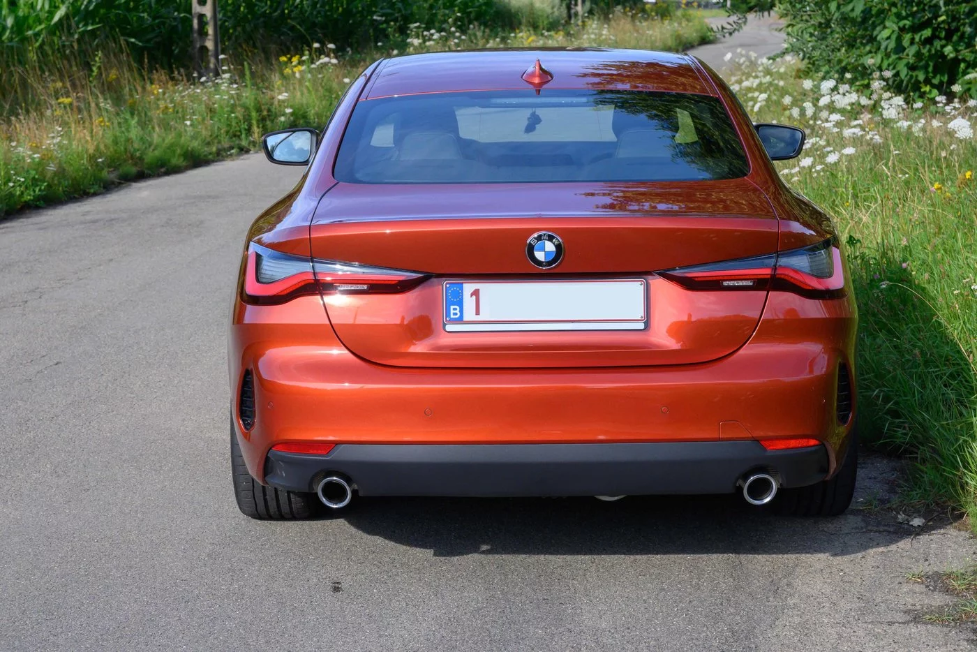 210725 BMW 4 09 show off achterzijde.webp