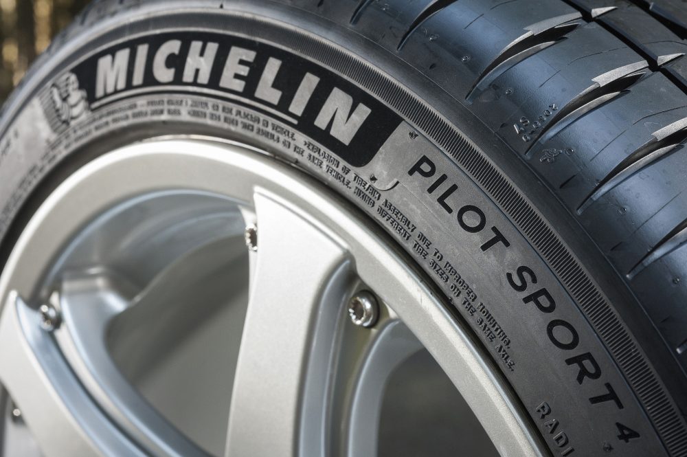 237-01-Michelin-Pilot-Sport-4-1000x665.jpg