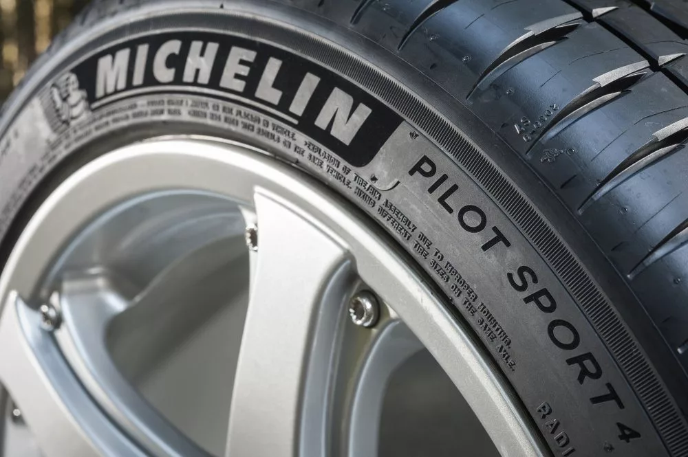 237-01-Michelin-Pilot-Sport-4-1000x665.webp