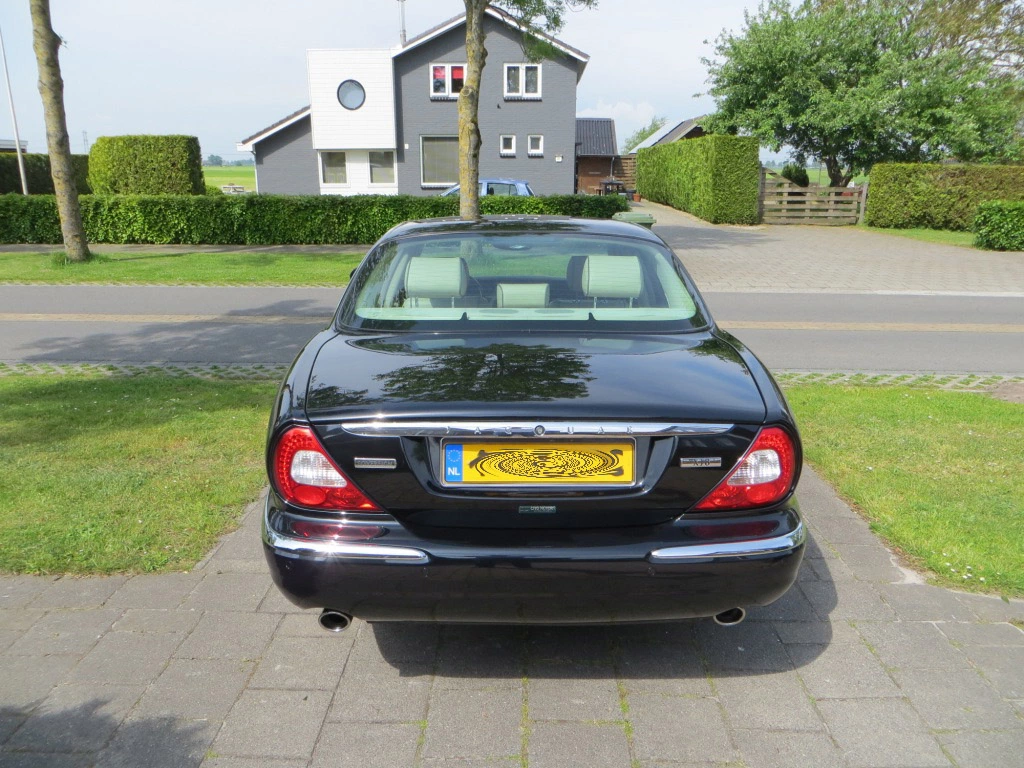 achter_zpstxhitqme.webp
