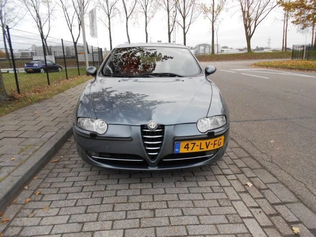 AlfaRomeo147JTD_zps09f0c08b.webp