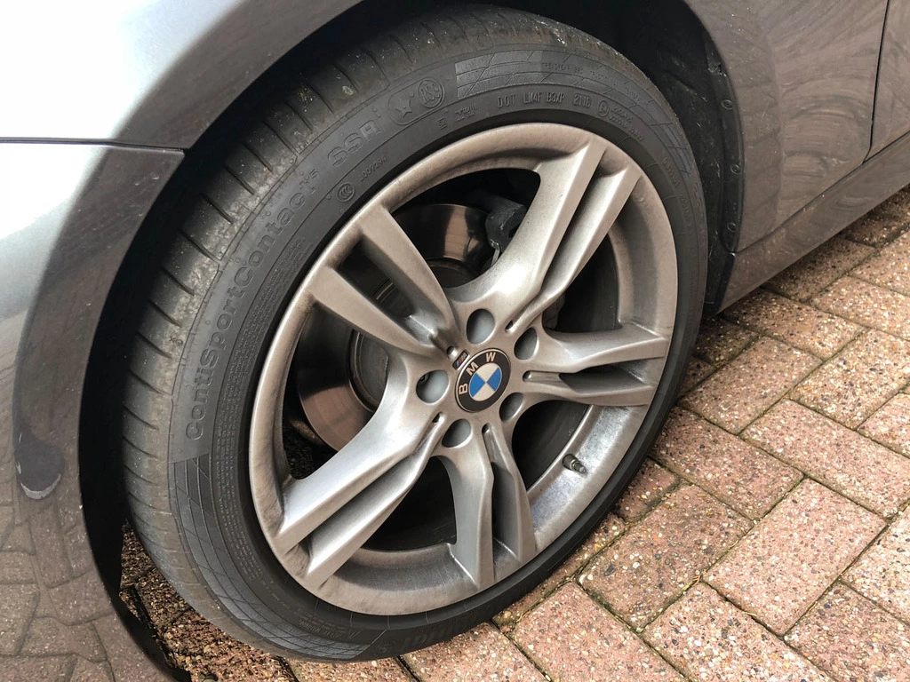 bmw_2_zpsrrsb4hez.webp