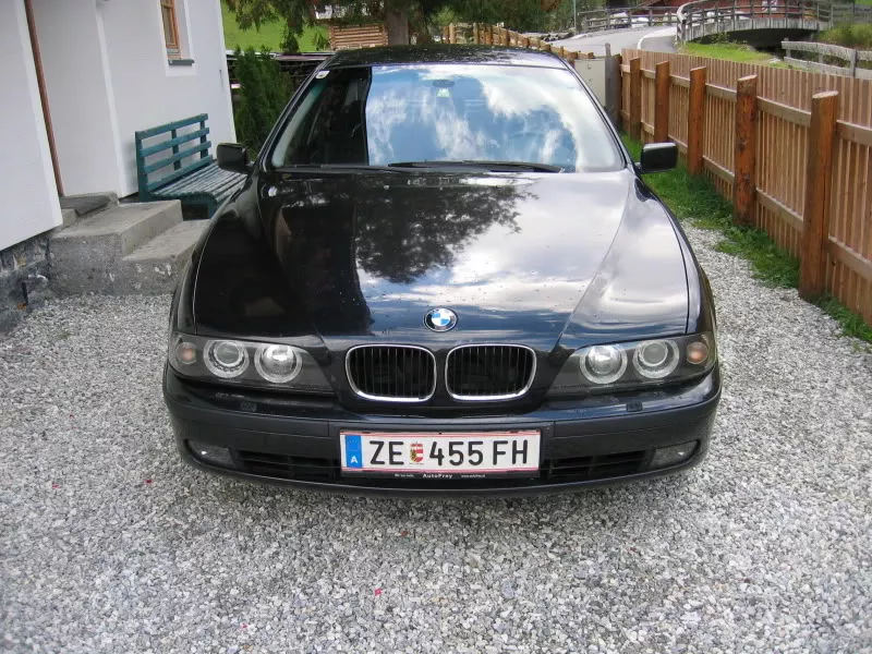 BMWE39001.webp