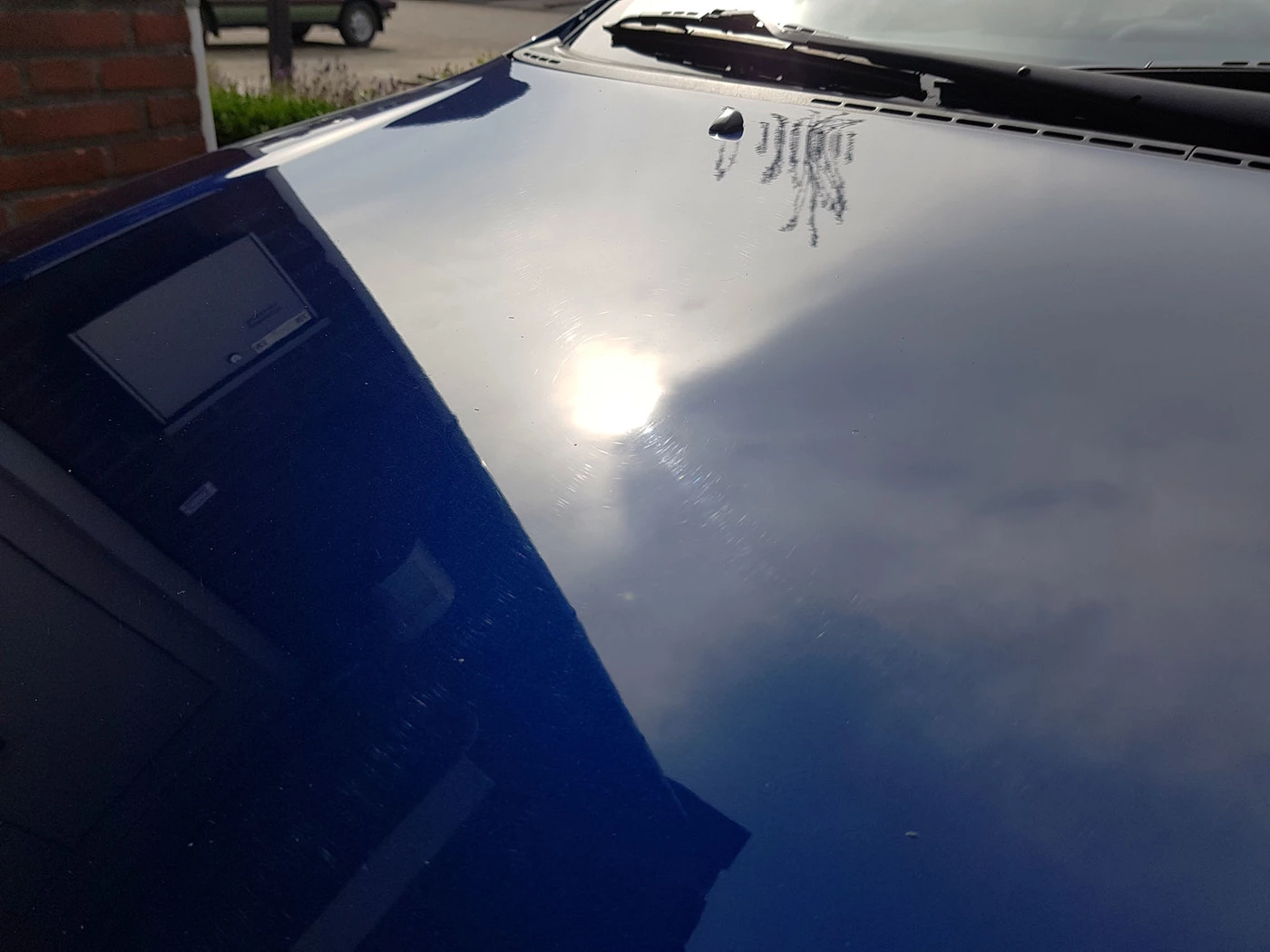 Corolla_motorkap_gepoetst.webp