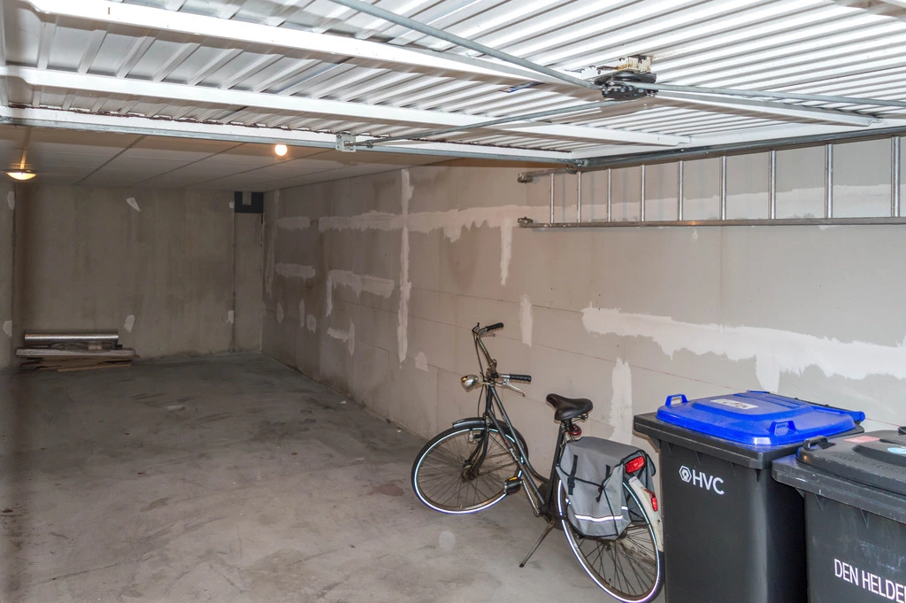 Garage-2_zpsif6hirgp.webp