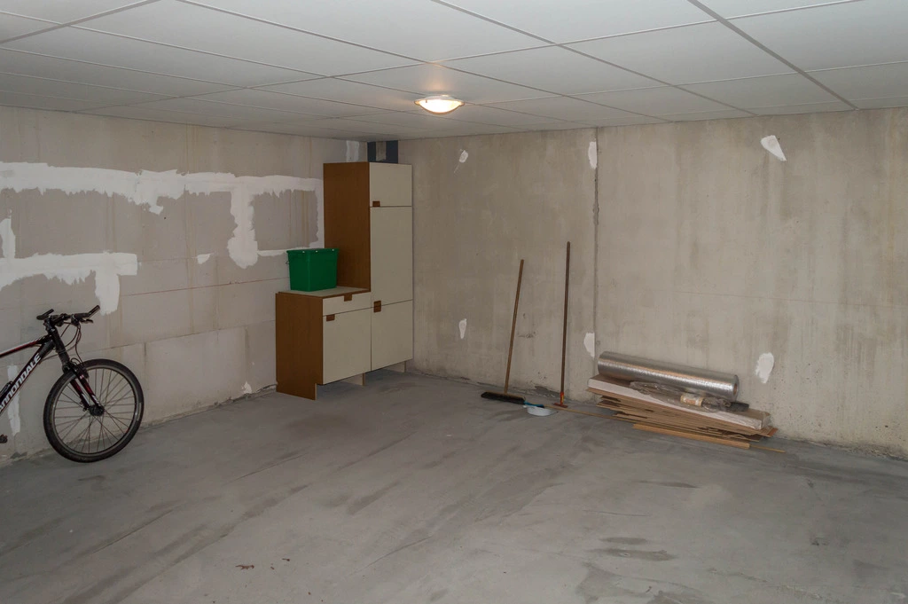 Garage-3_zps6o2vclgb.webp