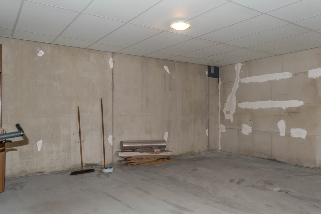 Garage-4_zpsumcv76xy.webp