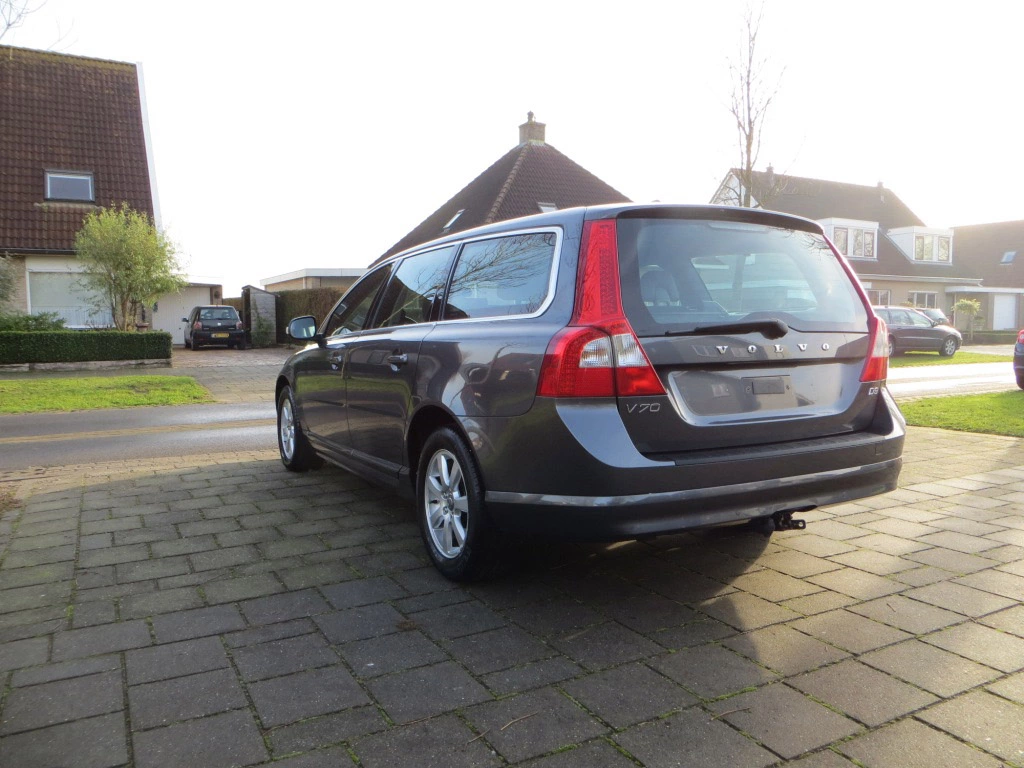 linksachter_zpse995d6ad.webp