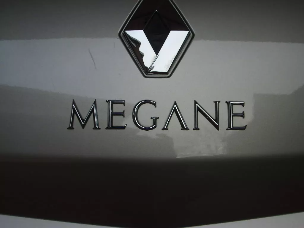 megane035.webp