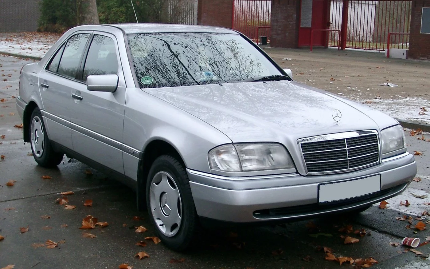 Mercedes_W202_front_20071228.webp