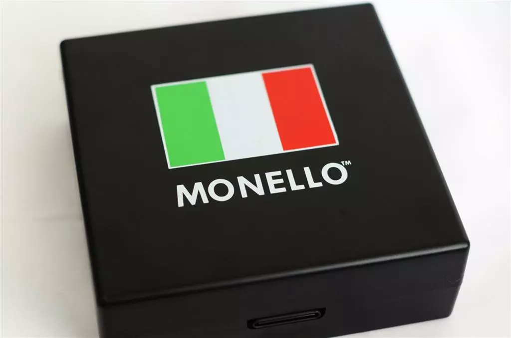 Monelloclay.webp