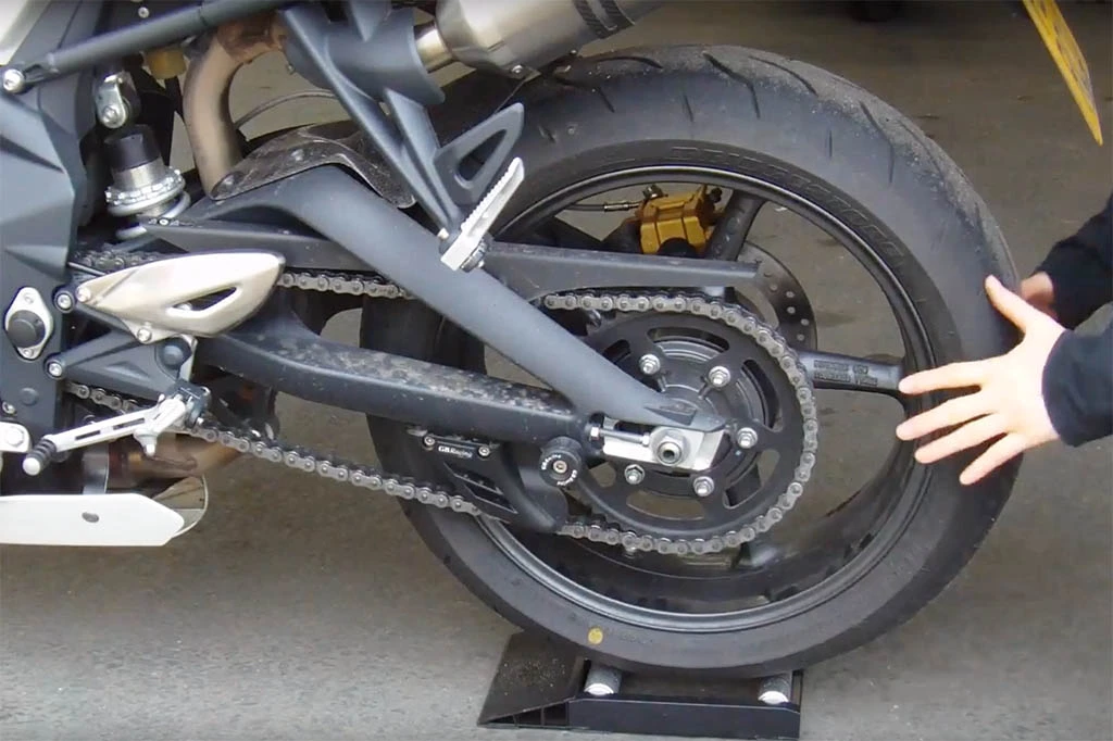 motorcycle-rear-wheel-spinner.webp