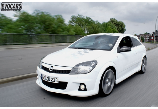 OPEL-Astra-OPC-Edition-Nuerburgring.webp