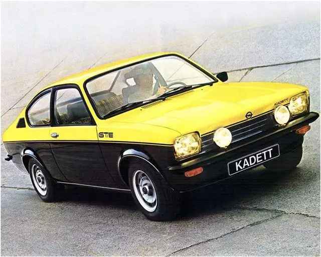 OpelKadettGTE-74.webp