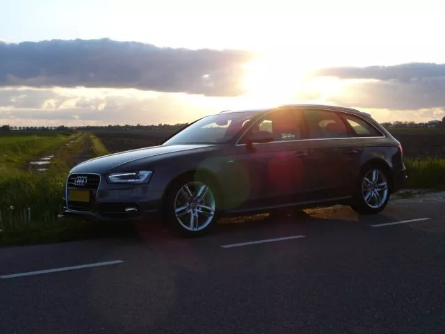 scaled.php?server=26&filename=audi3v.webp