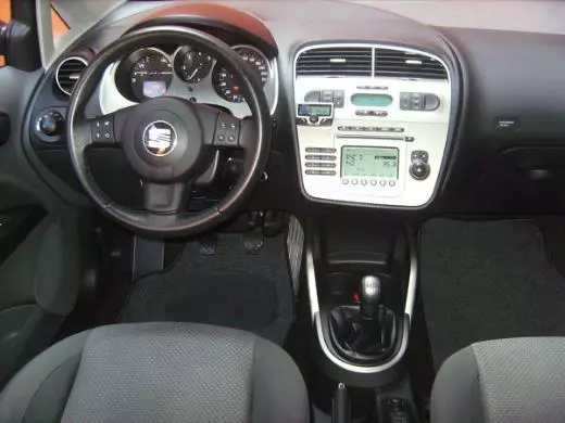 Seat-Toledo-Interior.webp