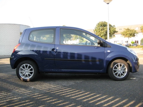 Twingo_27SEP08-1.webp