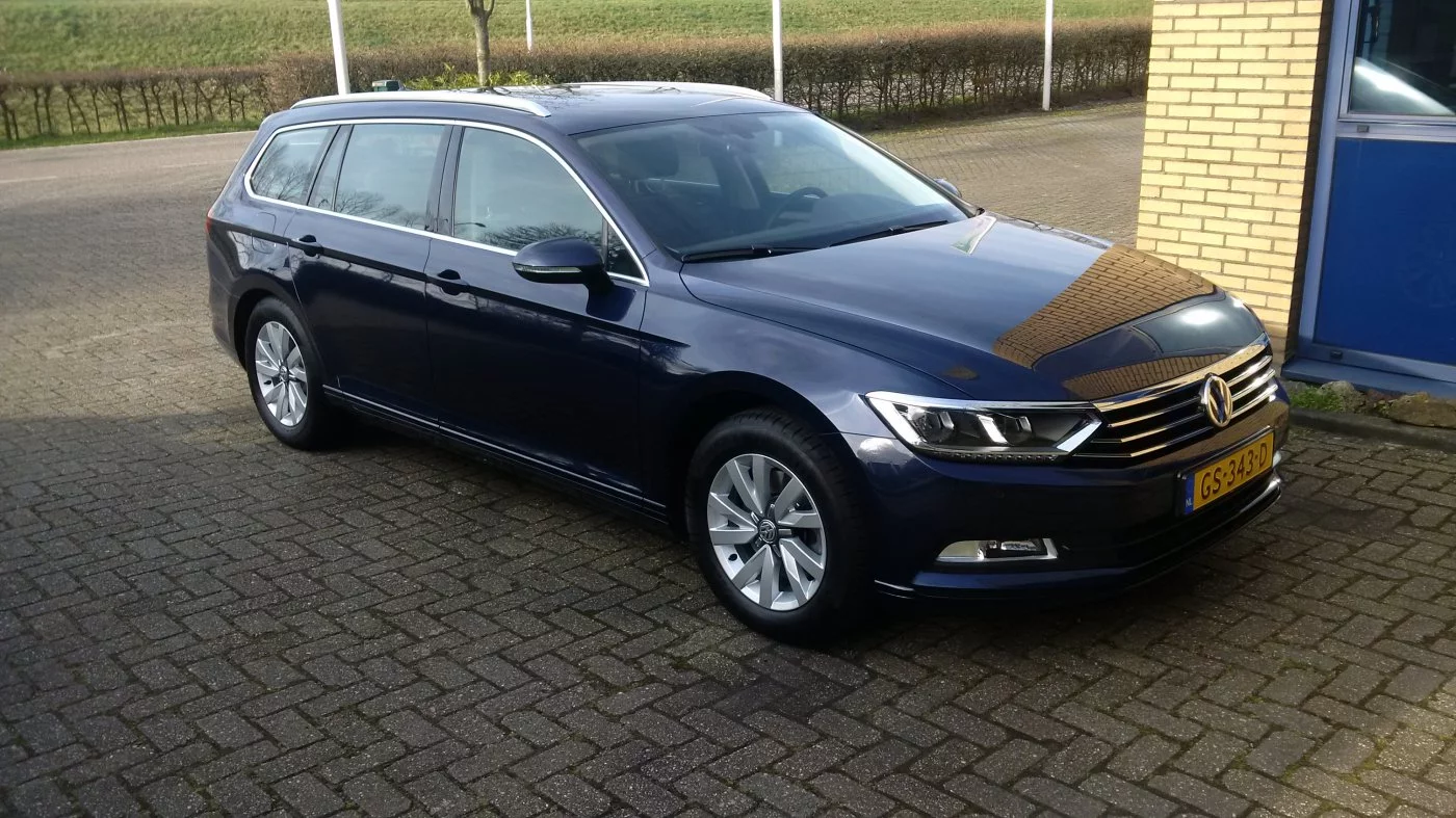 Volkswagen Passat 2016-03-26-1.webp